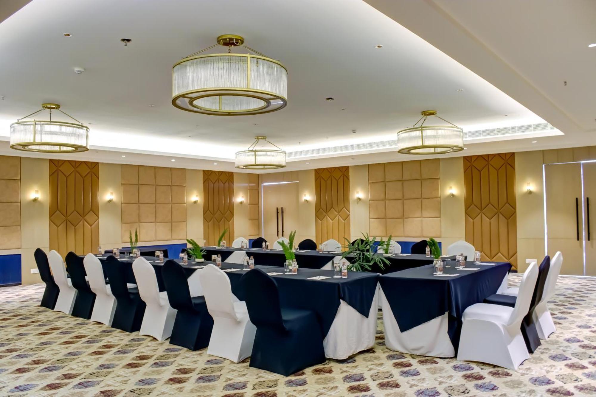 Cozzet Sonipat - A Cygnett Hotel ภายนอก รูปภาพ