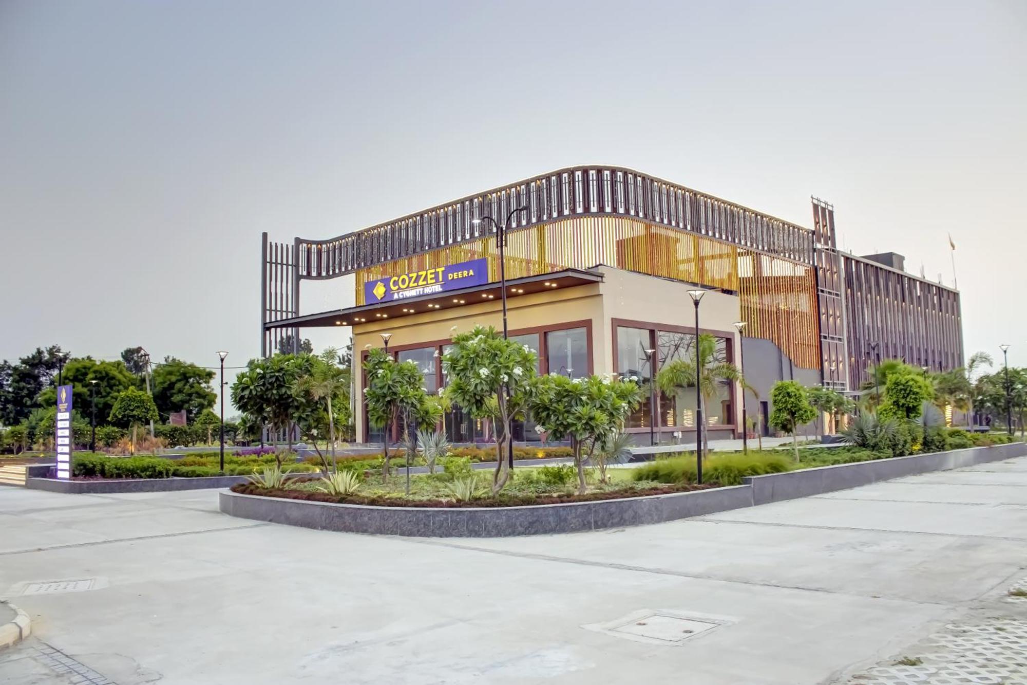 Cozzet Sonipat - A Cygnett Hotel ภายนอก รูปภาพ